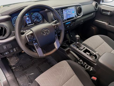 Used 2023 Toyota Tacoma TRD Off-Road w/ Technology Package RWD image 7