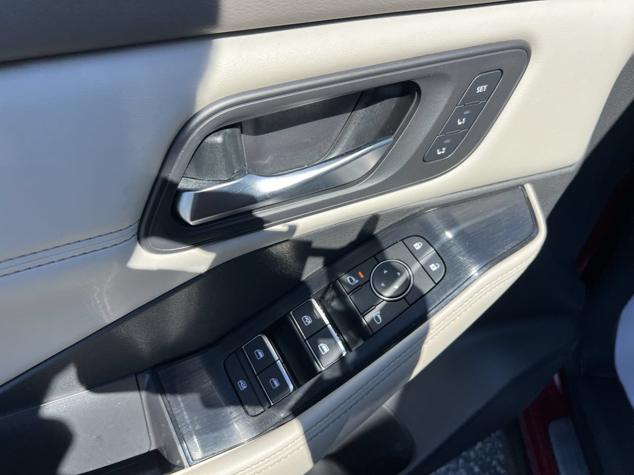 Used 2023 Nissan Rogue SL w/ SL Premium Package FWD image 15