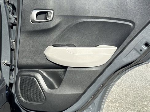 Certified 2025 Hyundai Venue SEL image 16