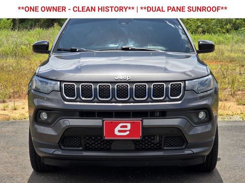 Used 2023 Jeep Compass Latitude w/ Sun and Sound Group AWD/4WD image 2