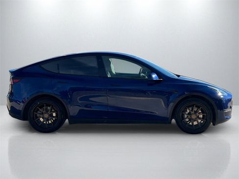 Used 2020 Tesla Model Y Long Range image 4