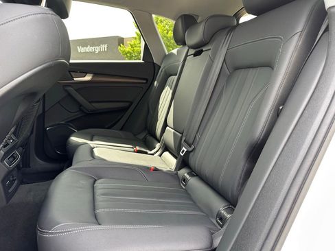 Used 2023 Audi Q5 2.0T Premium w/ Convenience Package image 18