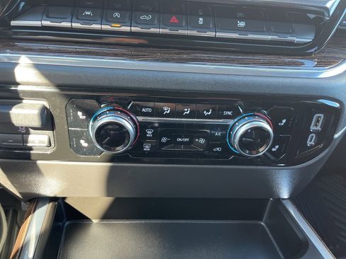 Used 2023 GMC Sierra 1500 Elevation image 24