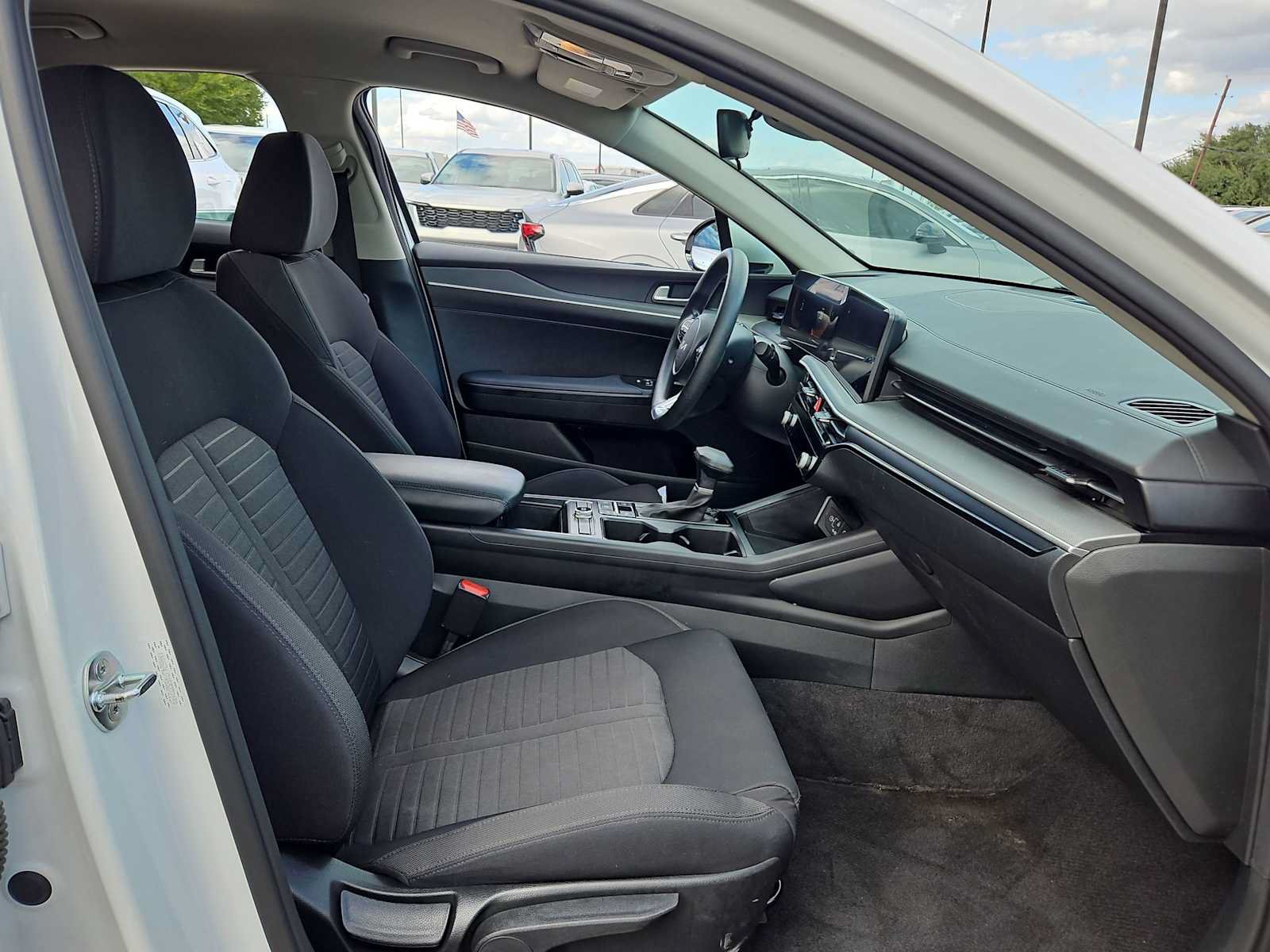 Used 2025 Kia K5 LXS FWD image 17