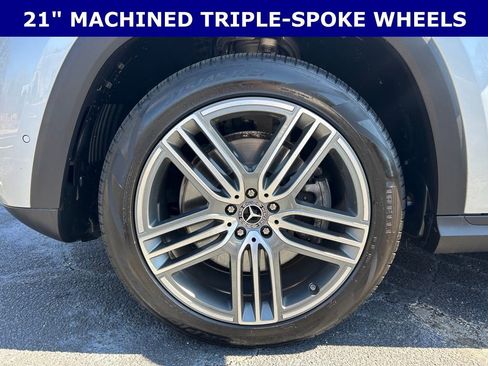 Used 2025 Mercedes-Benz GLS 450 4MATIC image 11