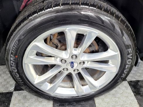 Used 2018 Ford Explorer XLT w/ Equipment Group 202A image 34