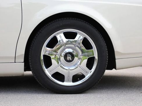 Used 2011 Rolls-Royce Phantom Sedan RWD image 67