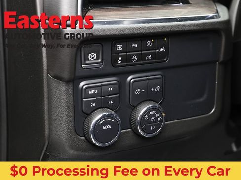 Used 2025 Chevrolet Suburban Z71 AWD/4WD image 22