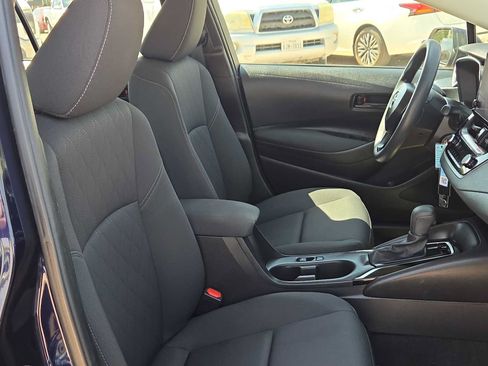Used 2025 Toyota Corolla LE FWD image 18