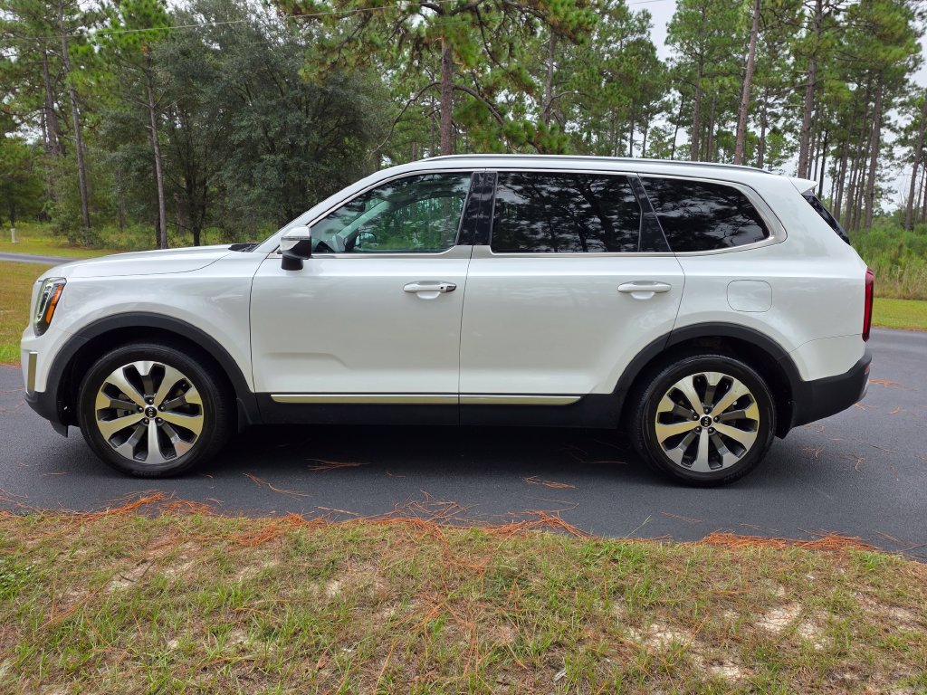 Used 2020 Kia Telluride S FWD image 2