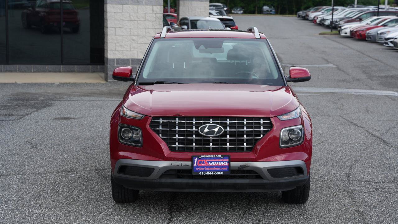 Used 2022 Hyundai Venue SEL FWD image 2