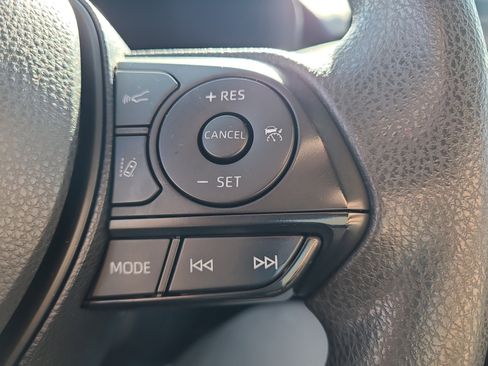 Used 2019 Toyota RAV4 XLE image 21