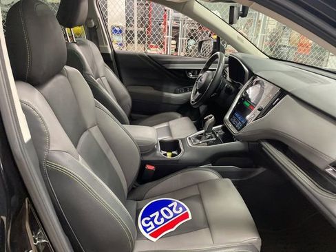Used 2025 Subaru Outback Onyx Edition image 31