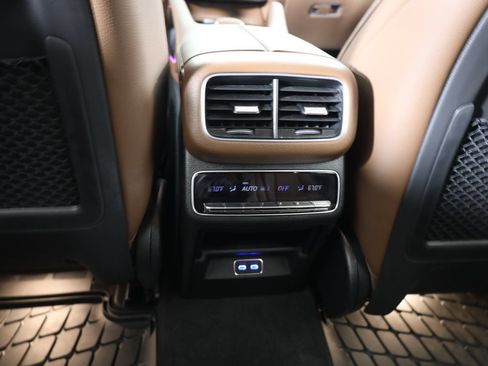 Used 2025 Mercedes-Benz GLS 450 4MATIC image 40