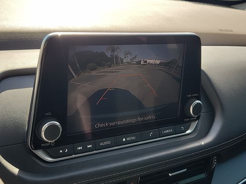 Used 2023 Nissan Rogue SV FWD image 23