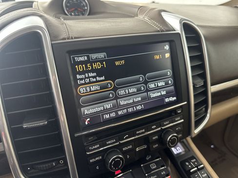 Used 2016 Porsche Cayenne S w/ Premium Plus Package image 21