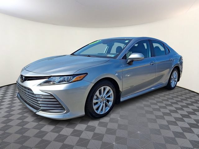 Used 2024 Toyota Camry LE w/ Convenience Package FWD image 3