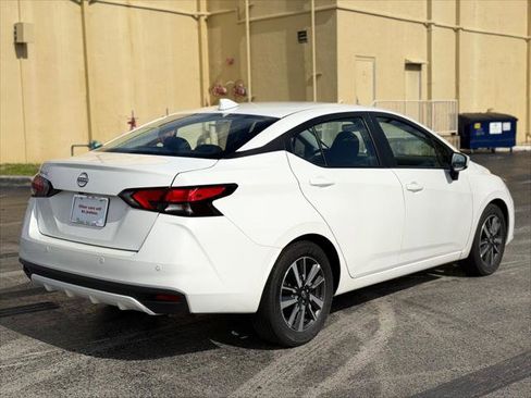 Used 2025 Nissan Versa SV FWD image 7