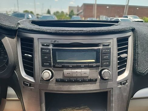 Used 2013 Subaru Outback 2.5i AWD/4WD image 16