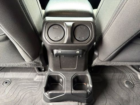 Used 2021 Jeep Gladiator Sport AWD/4WD image 23