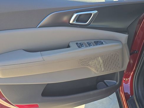 New 2026 Kia Carnival FWD image 18