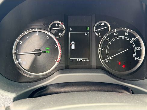 Used 2023 Lexus GX 460 w/ Black Line Special Edition image 40