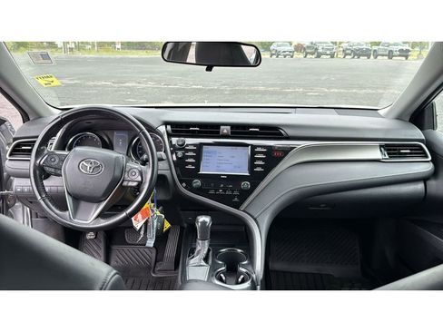Used 2020 Toyota Camry SE FWD image 32