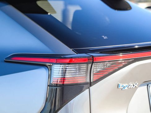 Used 2023 Toyota bZ4X Limited image 9