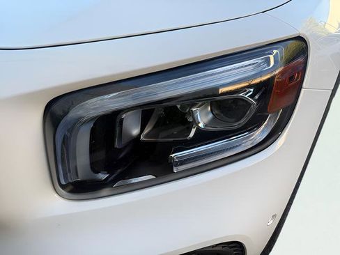 Used 2022 Mercedes-Benz GLB 250 w/ Premium Package Lite image 33