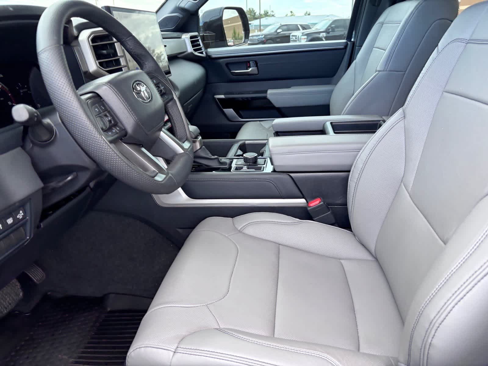 Used 2026 Toyota Tundra Limited AWD/4WD image 12
