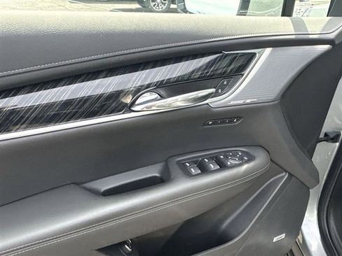Certified 2023 Cadillac XT6 Premium Luxury AWD/4WD image 24