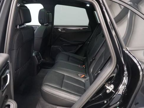 Certified 2026 Porsche Macan AWD/4WD image 24