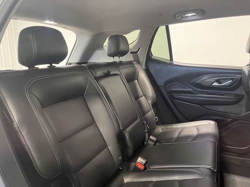 Used 2024 GMC Terrain SLT image 13