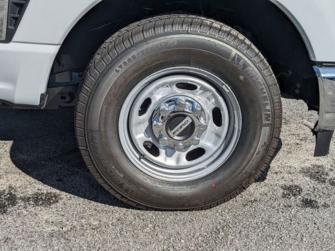 New 2025 Ford F250 XL w/ XL Chrome Package image 12