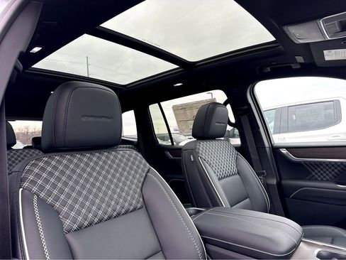 New 2026 GMC Acadia Denali w/ Super Cruise Package AWD/4WD image 5