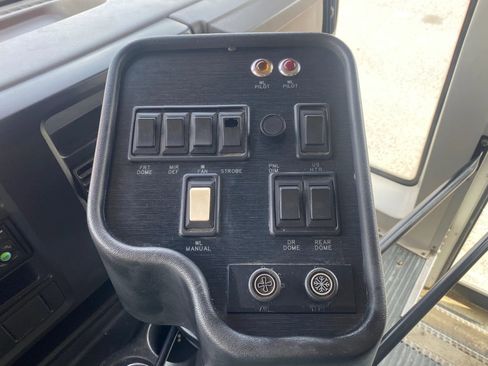 Used 2005 Chevrolet Express 3500 w/ School Bus Package image 12