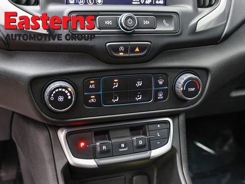 Used 2024 GMC Terrain SLE FWD image 19
