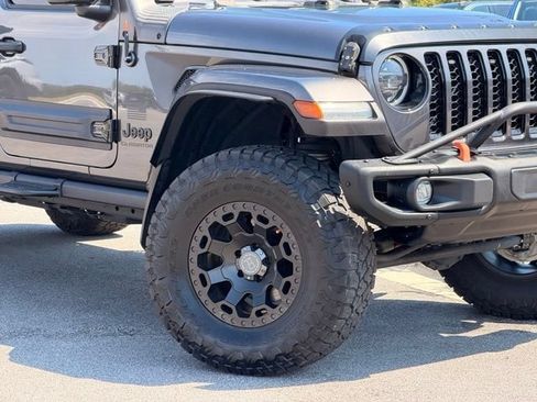 Used 2023 Jeep Gladiator Sport AWD/4WD image 2