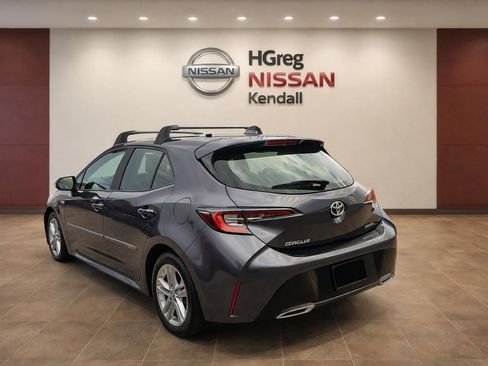 Used 2022 Toyota Corolla SE w/ SE Preferred Package image 9