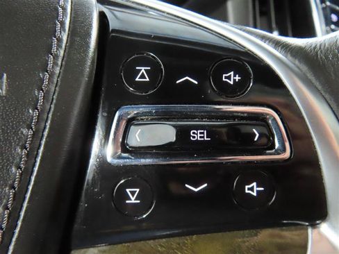 Used 2018 Cadillac Escalade ESV Platinum AWD/4WD image 26