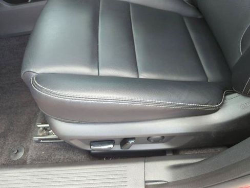 Certified 2025 Nissan Rogue SL FWD image 30
