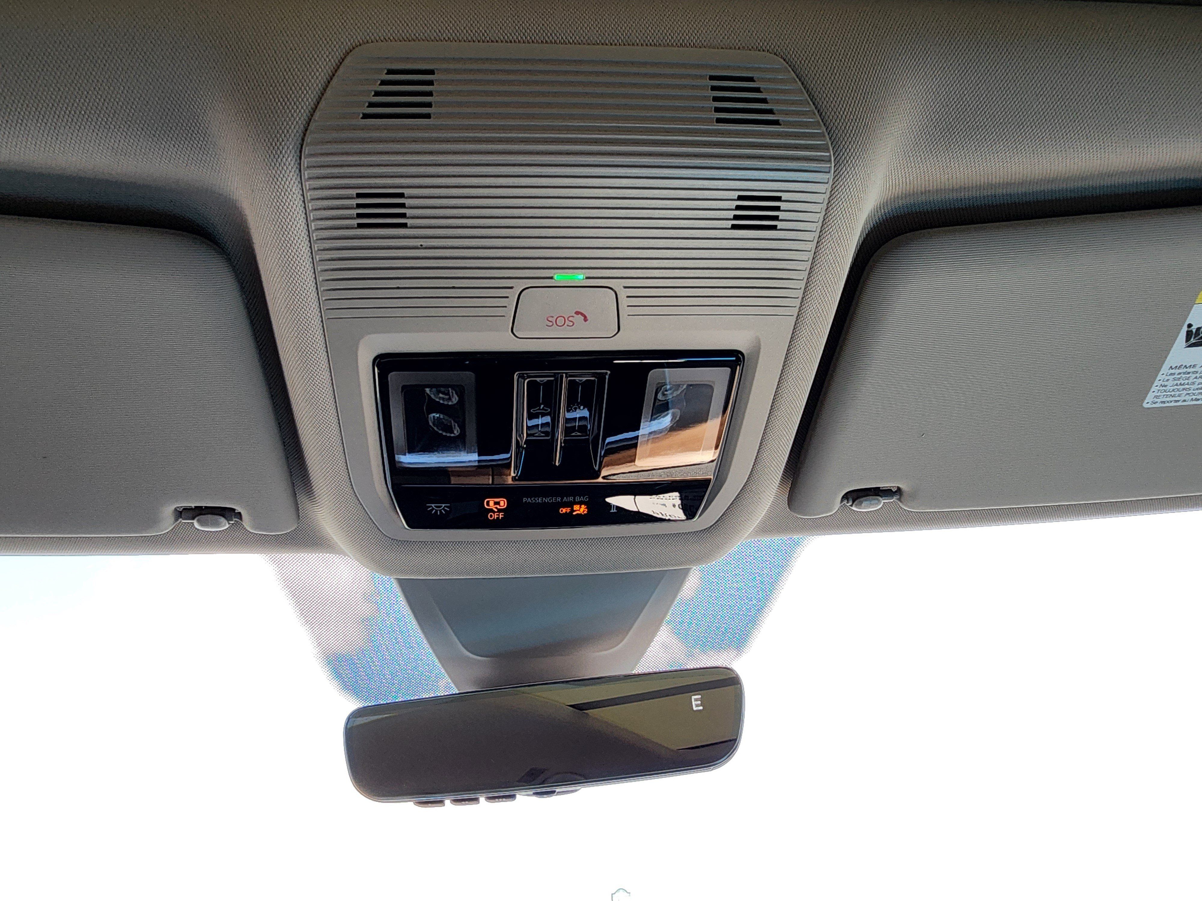 Used 2024 Volkswagen Atlas SE w/ Panoramic Sunroof Package FWD image 20