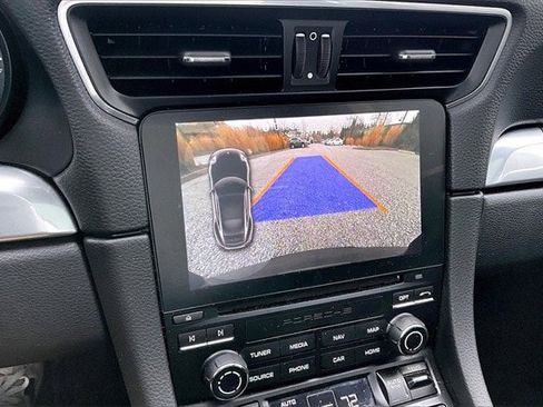 Used 2017 Porsche 911 Carrera 4 image 16