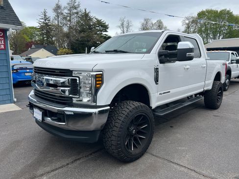 Used 2019 Ford F250 XLT image 2