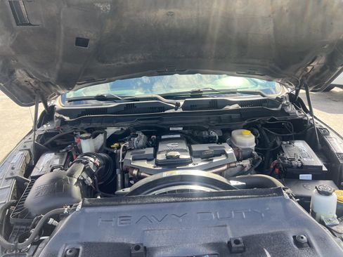 Used 2018 RAM 3500 Laramie image 36