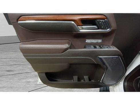 Used 2023 GMC Sierra 1500 Denali w/ Denali Reserve Package image 9