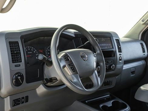 Used 2020 Nissan NV 2500 SV image 2