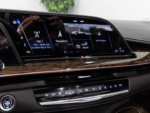 Used 2022 Cadillac Escalade Sport Platinum w/ LPO, ONYX Package image 19