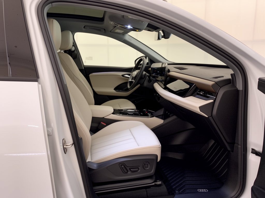 Certified 2025 Audi Q6 e-tron Premium w/ Convenience Package RWD image 30