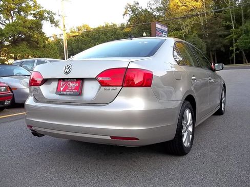 Used 2012 Volkswagen Jetta SE FWD image 3
